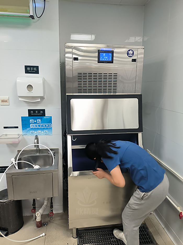 600公斤雪花制冰机交付广东清远市《清远芊丽酒店》
