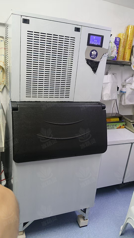 400公斤雪花制冰机交付福建省泉州市《丰硕三文鱼》