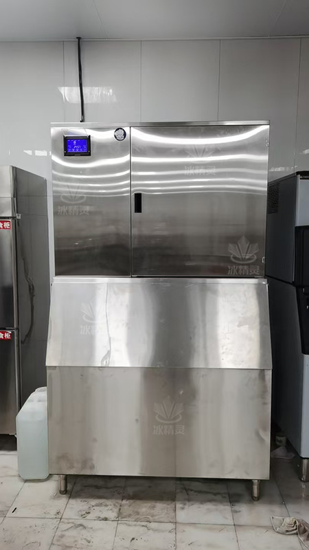 1吨片冰制冰机交付浙江省宁波市《观城宴》