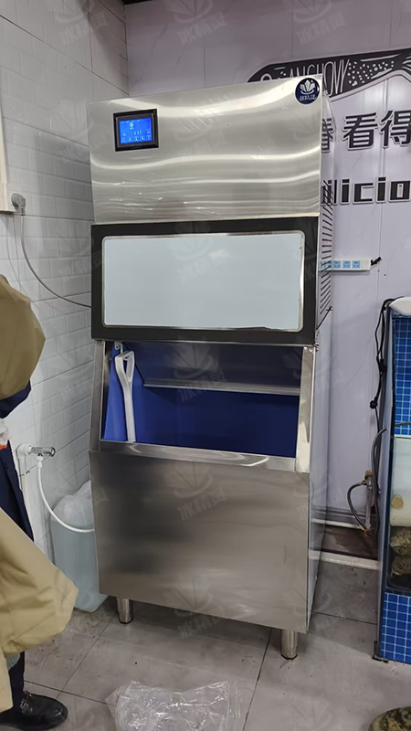 400公斤片冰制冰机上排风外罩款交付江苏省南通市《文峰超市》