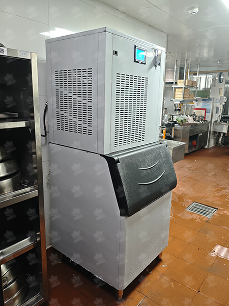 500公斤雪花制冰机交付广州市黄埔区《汇华希尔顿逸林酒店》