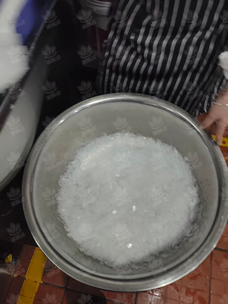 鳞片冰
